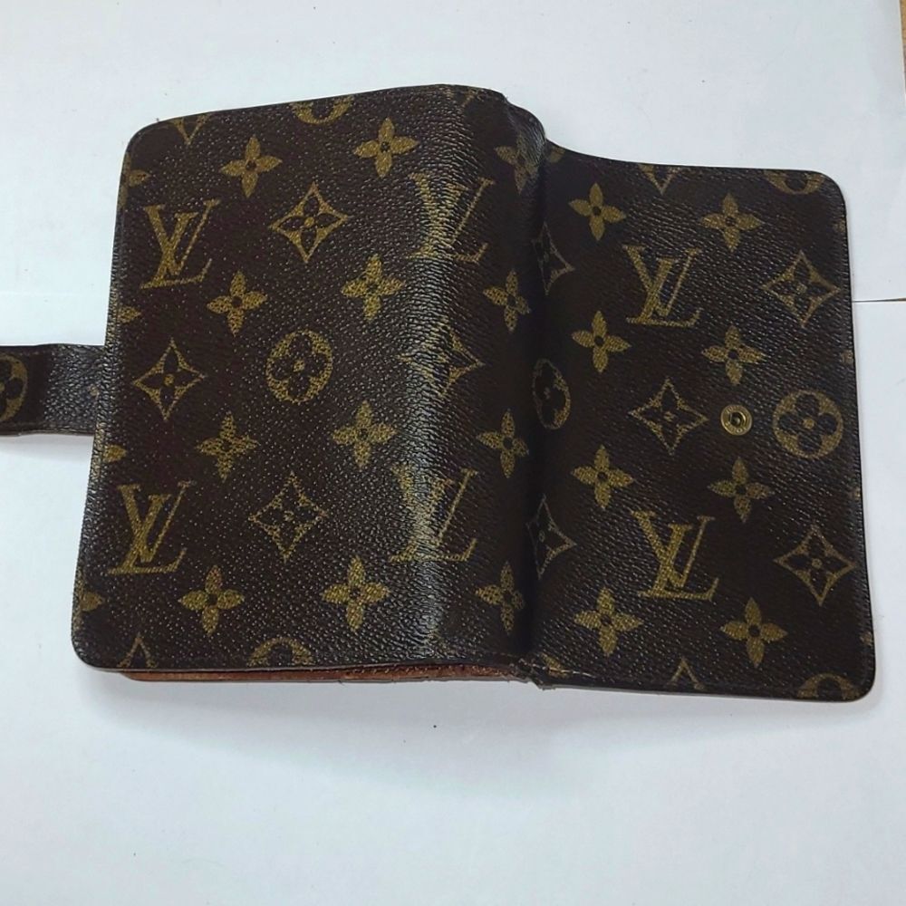 Authentic Louis Vuitton Monogram Wallet - Picture 3 of 11